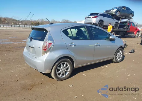 2013 Toyota Prius C Four z USA, uszkodzony, nr VIN JTDKDTB35D1053850